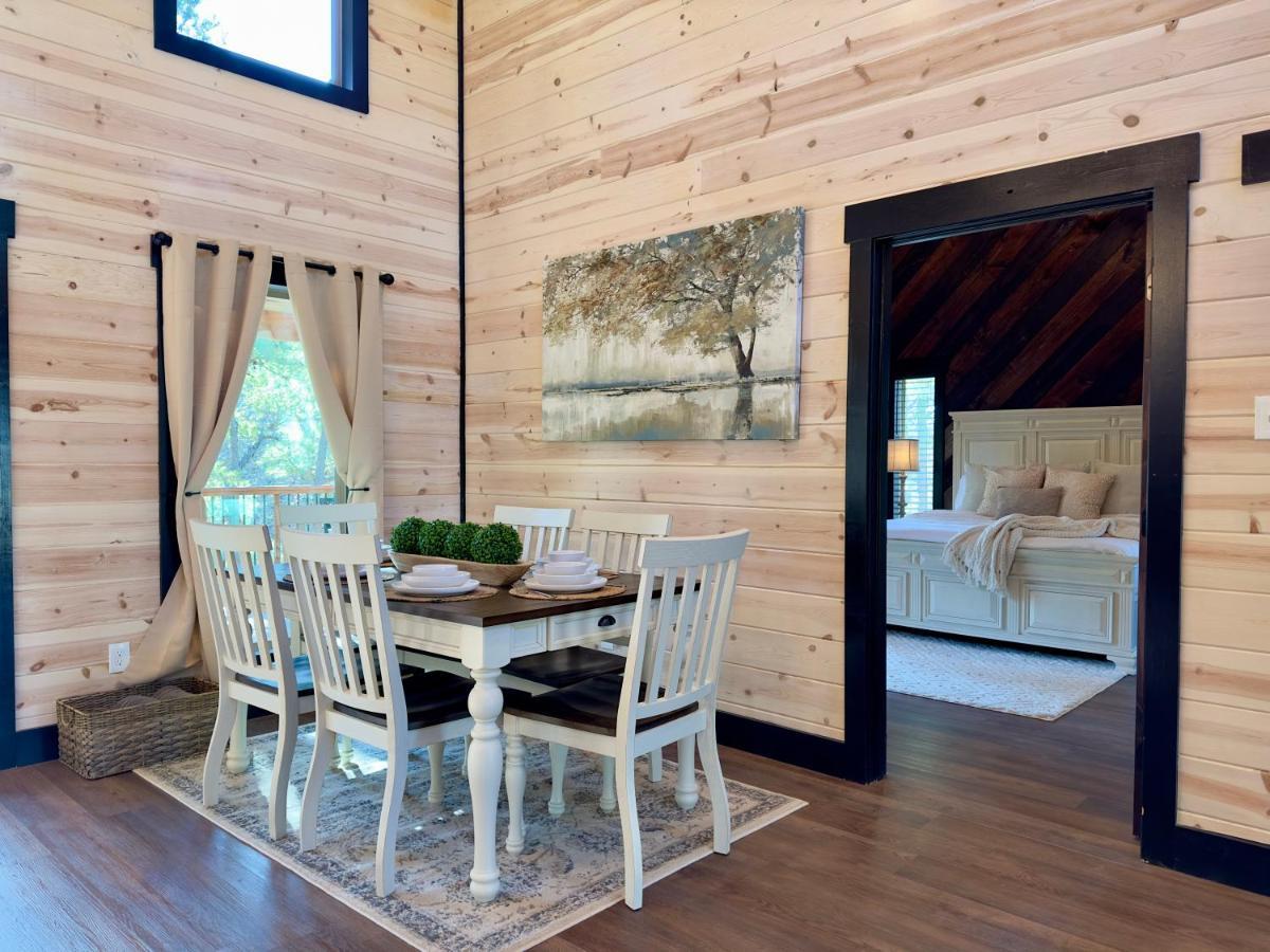 New Luxury Cabin, Hot Tub, Forest Views,Hotel Style Amenities Broken Bow Exterior photo