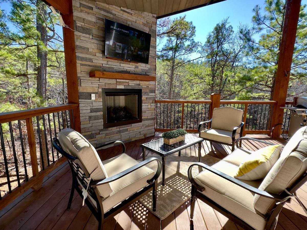 New Luxury Cabin, Hot Tub, Forest Views,Hotel Style Amenities Broken Bow Exterior photo