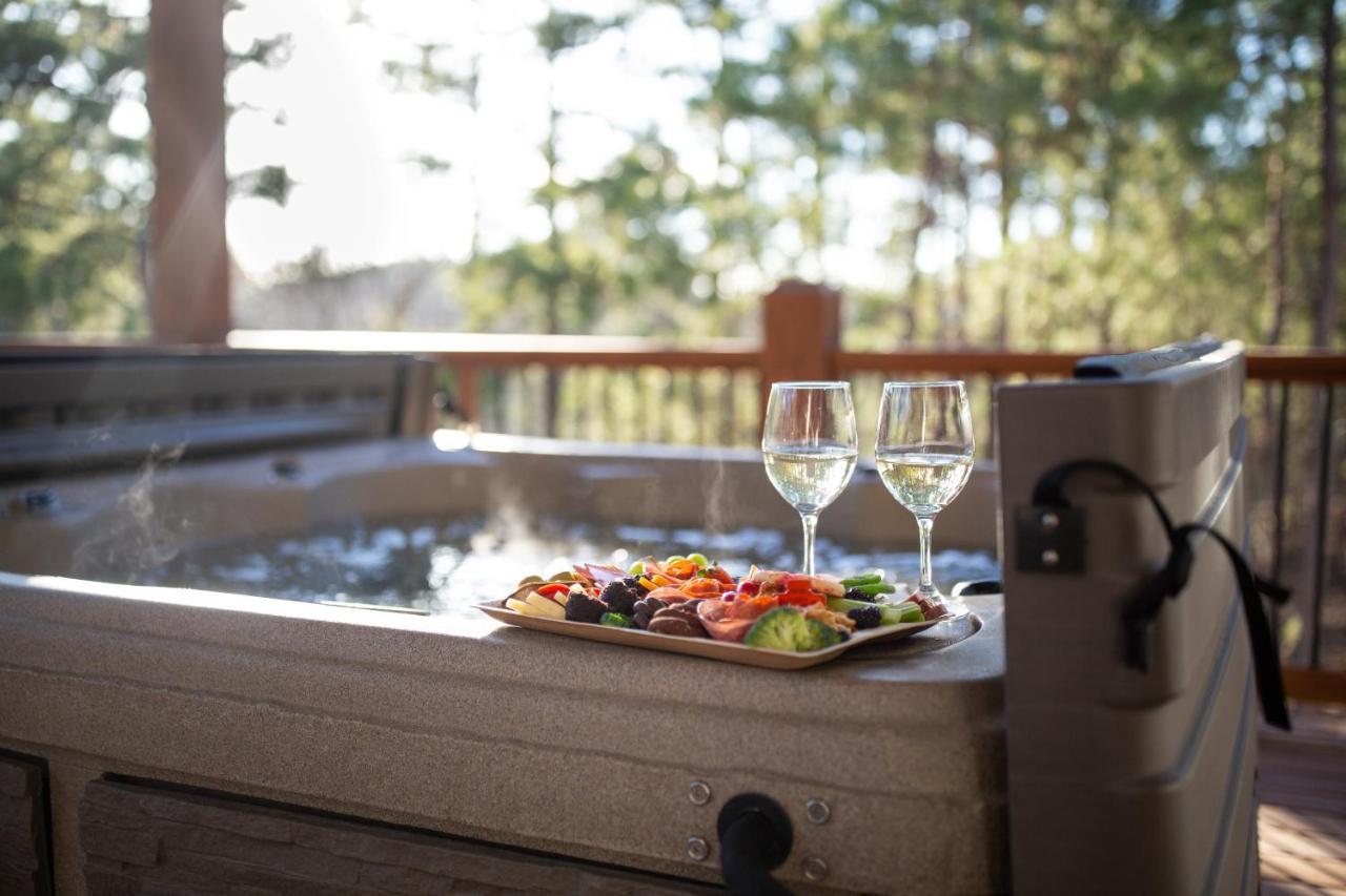 New Luxury Cabin, Hot Tub, Forest Views,Hotel Style Amenities Broken Bow Exterior photo