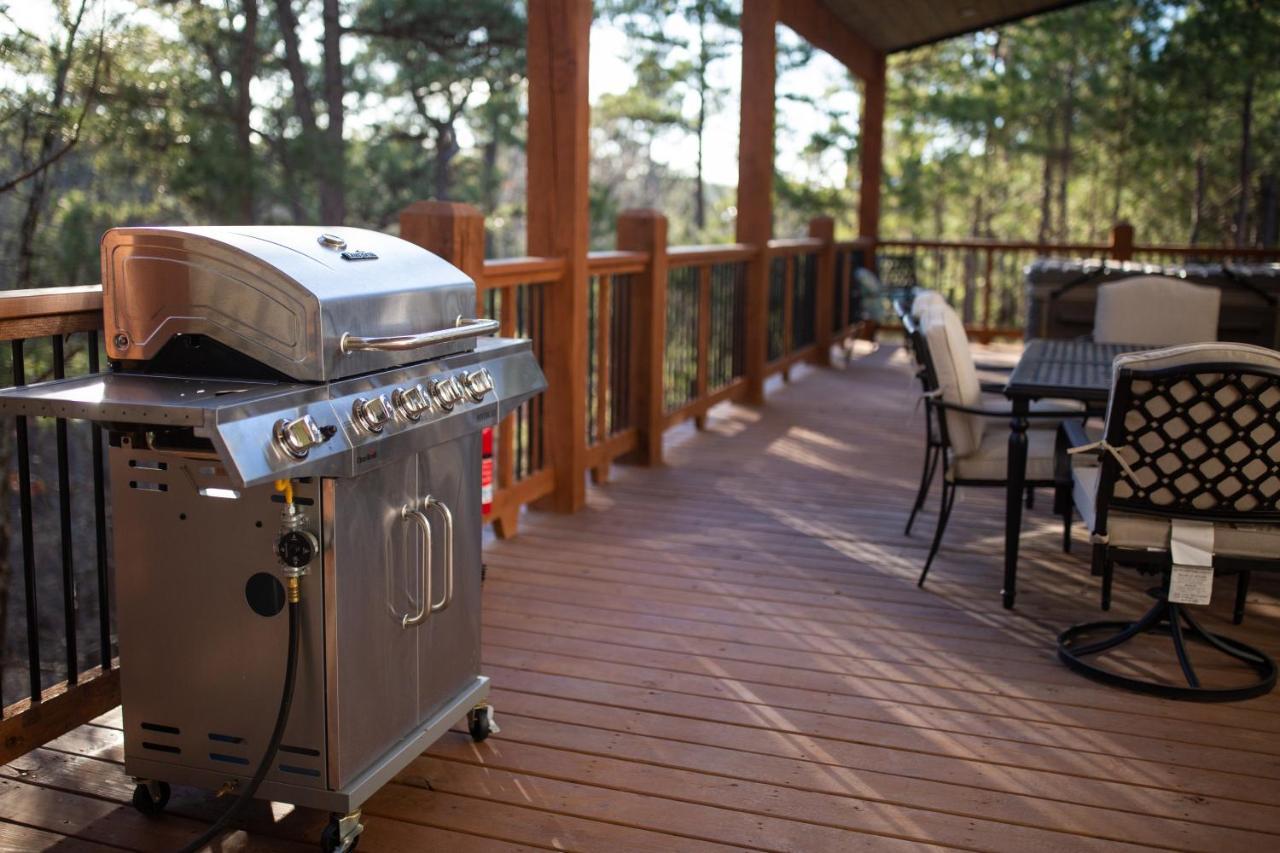 New Luxury Cabin, Hot Tub, Forest Views,Hotel Style Amenities Broken Bow Exterior photo